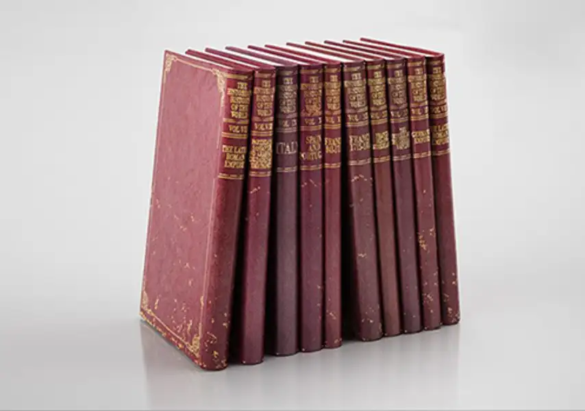 模漾网-1P-红色精装书籍